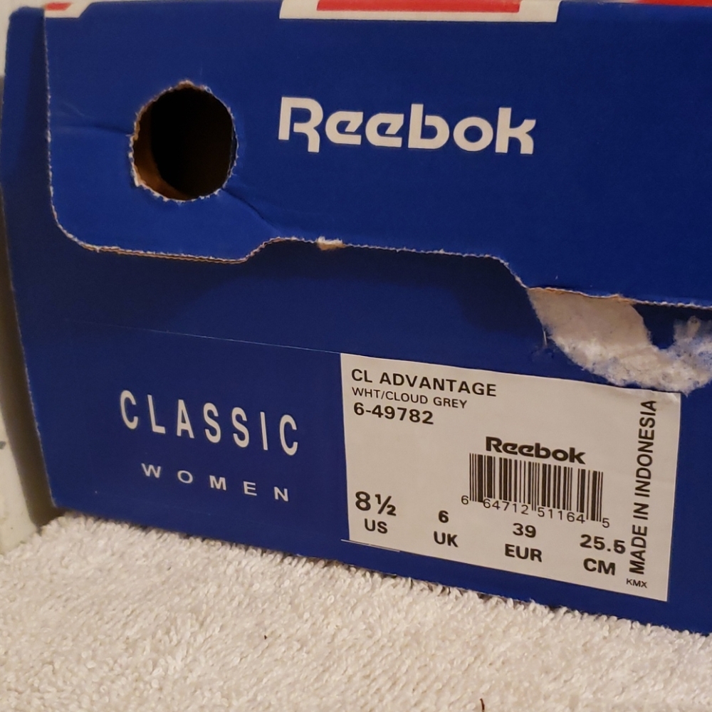 Classic Reebok Sneakers - Picture 7 of 7